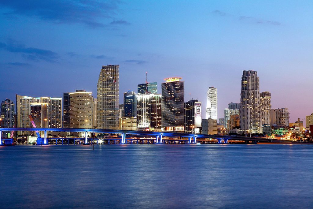 Downtown-Miami-Skyline-Night-landscape-LS